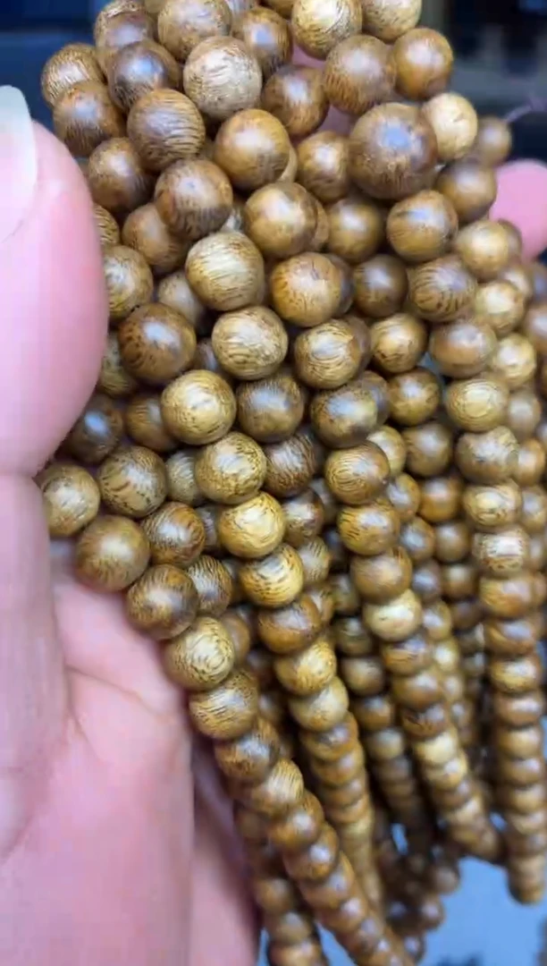 沉香手串 海南莺歌绿圆珠长串0.8多样性发其一
