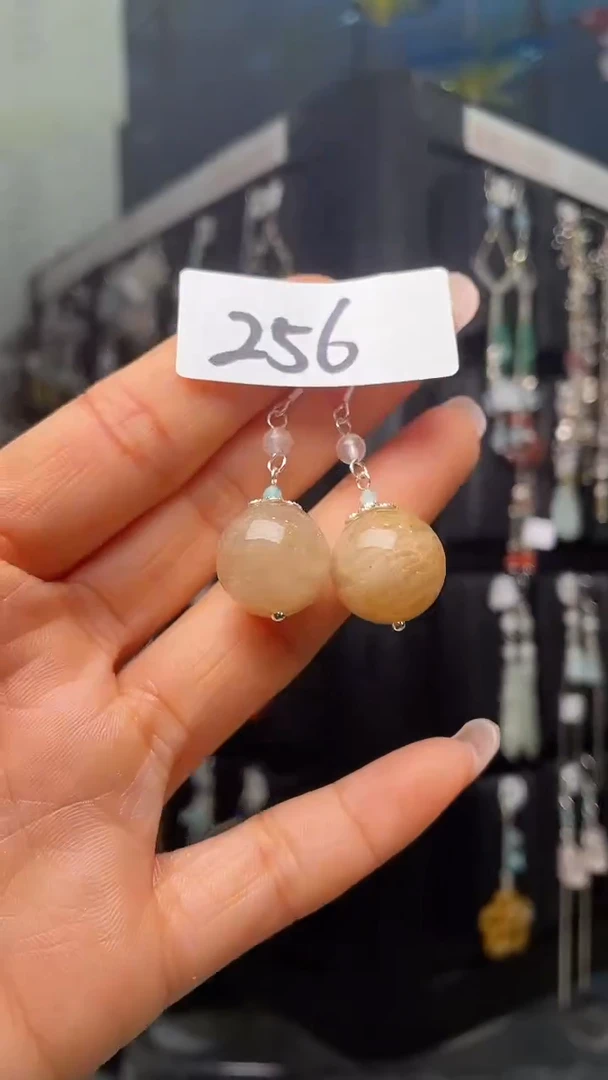 未镶嵌耳饰水晶喜欢拍