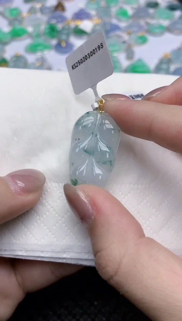 【闪购商品】翡翠颈饰18K金镶嵌天然翡翠A货