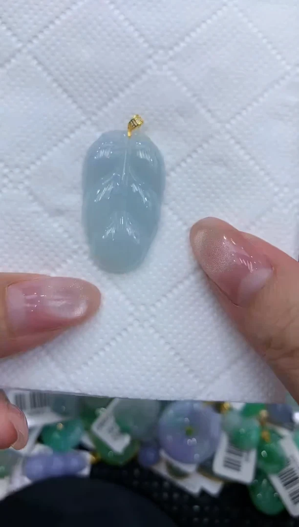 翡翠18K金镶嵌颈饰 111111111111