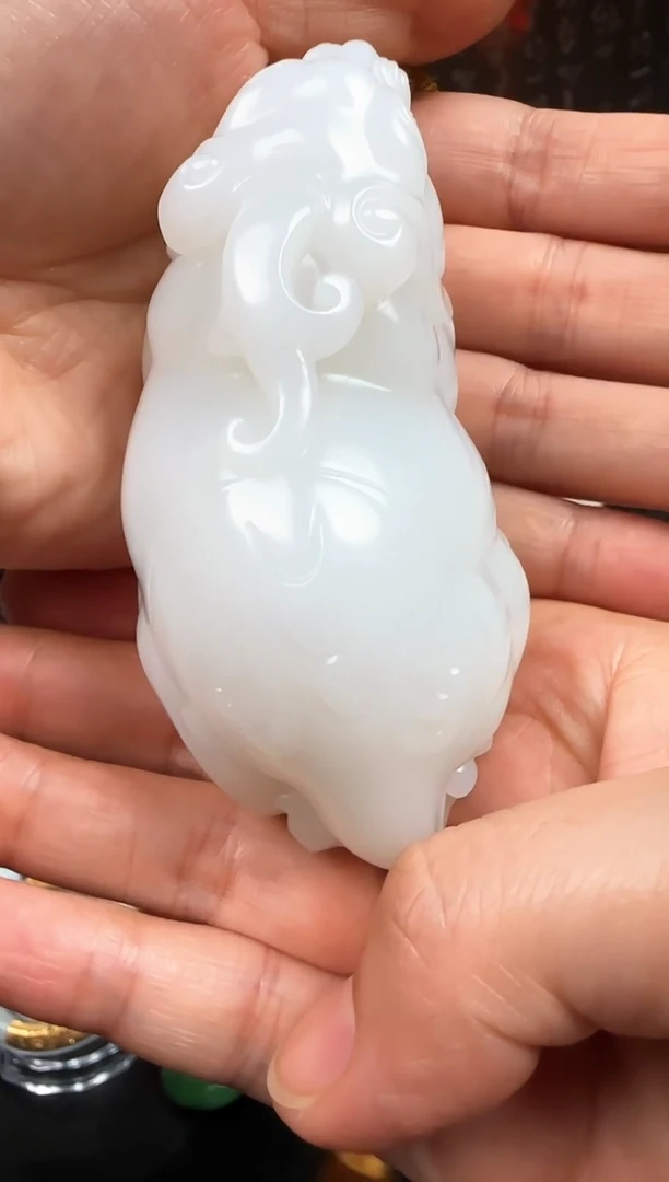 和田玉未镶嵌把件白*万貔貅