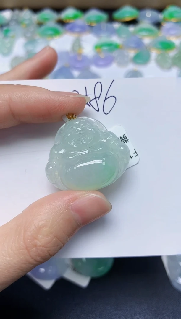 翡翠18K金镶嵌颈饰 天然缅甸翡翠A货