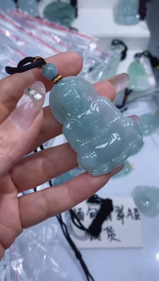 颈饰未镶嵌翡翠吊坠