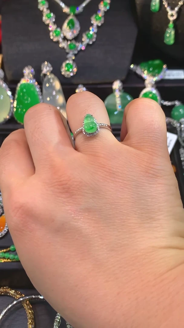 【闪购商品】翡翠戒指18K金镶嵌戒指