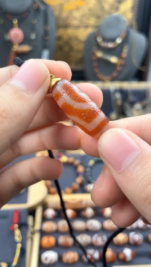 【闪购商品】玛瑙/玉髓颈饰未镶嵌美泓红肉二眼锁骨链