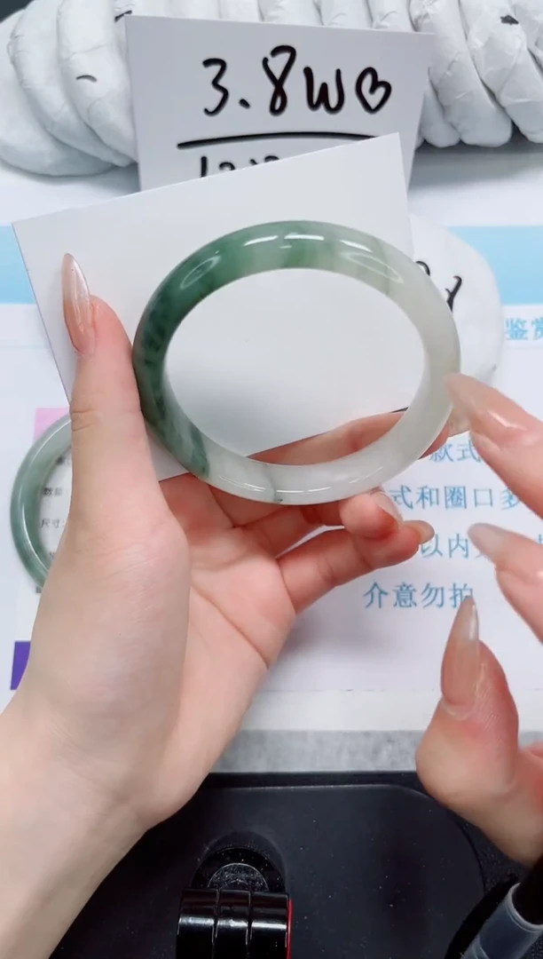 石英质玉手镯未镶嵌107-60.5