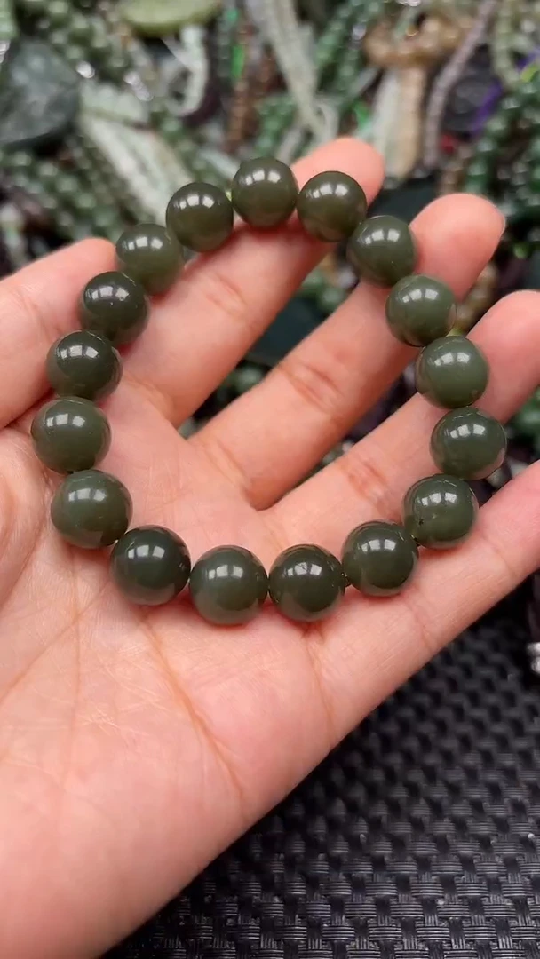 和田玉未镶嵌颈饰1