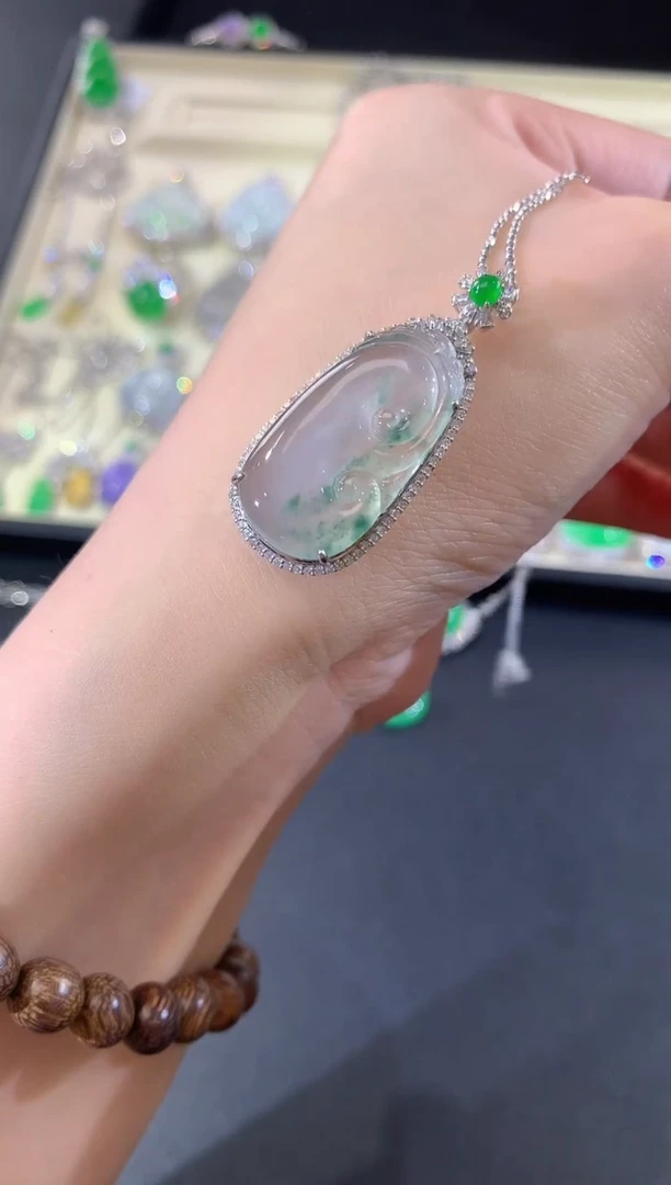 翡翠18K金镶嵌吊坠(不含链)27-如意（不含链扣