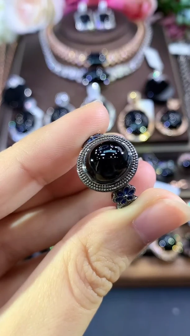 18K金镶嵌戒指翡翠B68