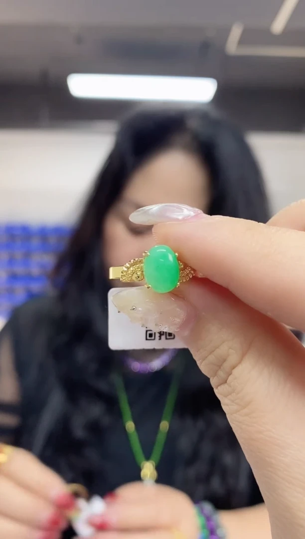 【闪购商品】翡翠戒指未镶嵌多样性发其一颜色微差