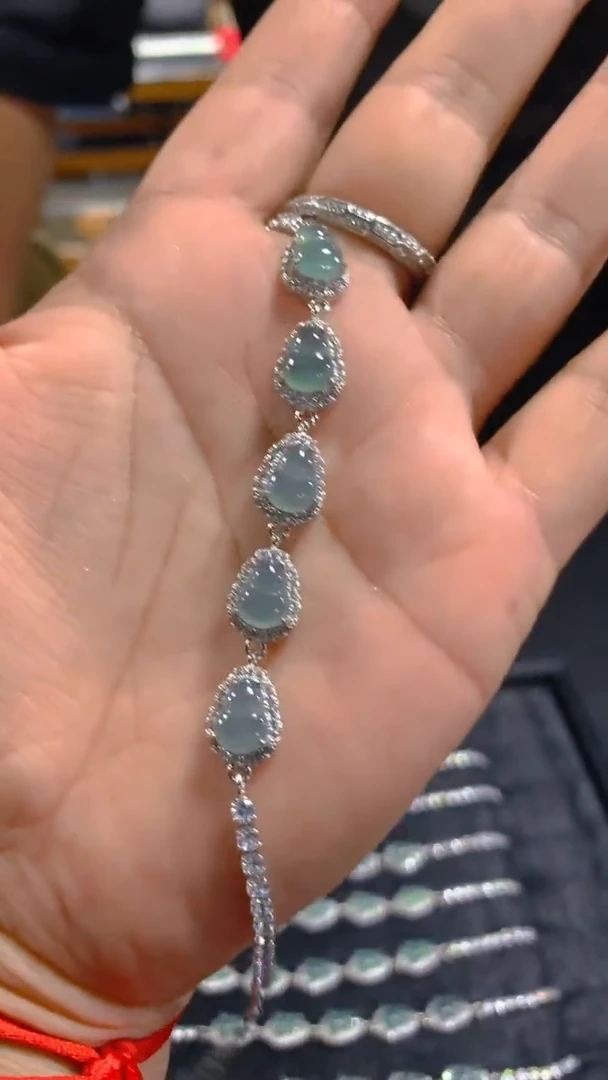 【闪购商品】翡翠手链未镶嵌0783025402多样性发其一