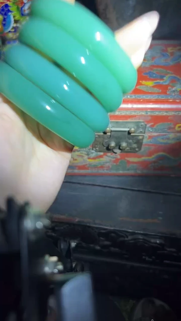 和田玉手镯未镶嵌镯子.1只.沙枣青.扁