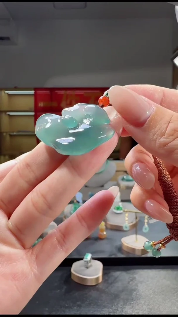 吊坠(不含链)未镶嵌翡翠如意