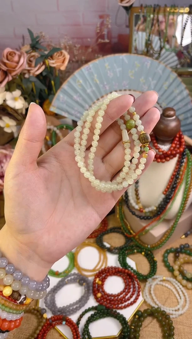 【闪购商品】和田玉三圈18K金镶嵌蜂蜜水