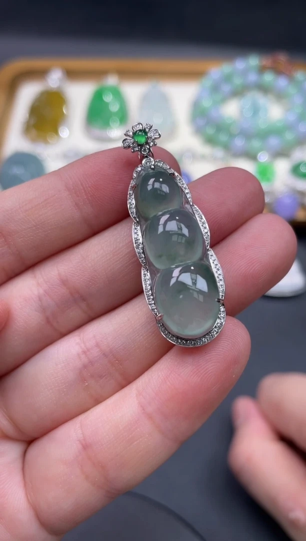 【闪购商品】翡翠颈饰18K金镶嵌36.........