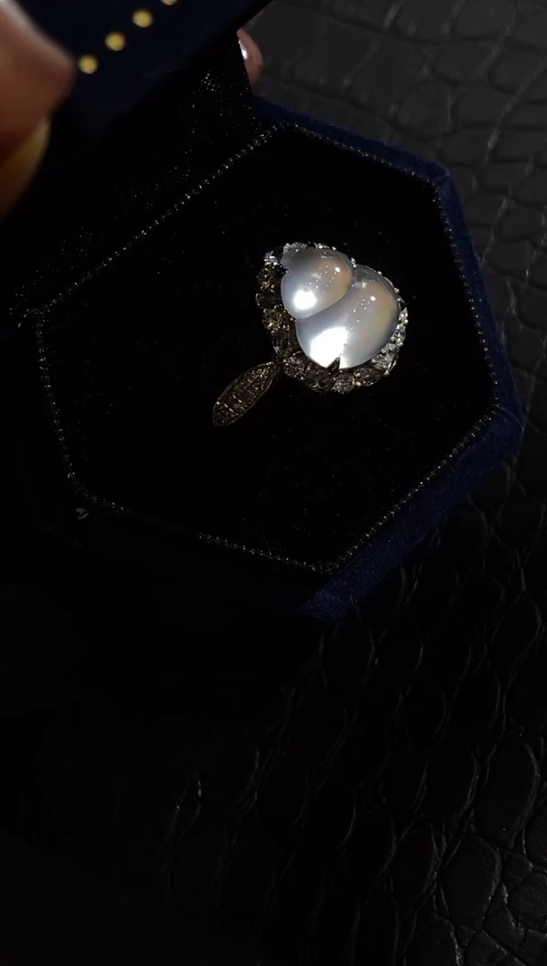 颈饰18K金镶嵌翡翠收到货48小时鉴赏期（超时不退不换）新年配饰