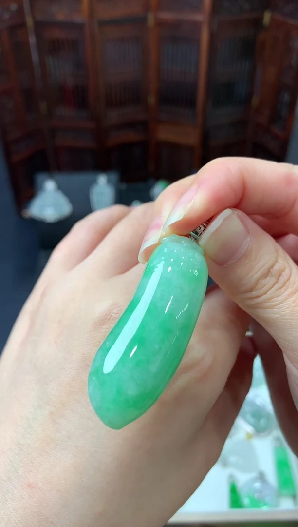 【闪购商品】翡翠吊坠(不含链)18K金镶嵌挂件