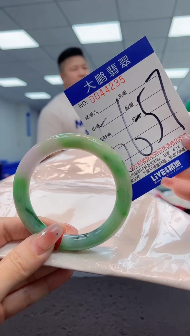 【闪购商品】翡翠手镯未镶嵌AAAAAAAAAA