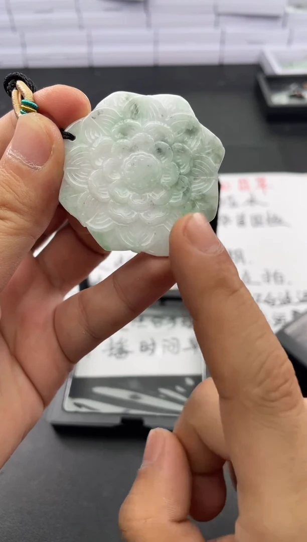 翡翠未镶嵌颈饰..../8/18/ 314