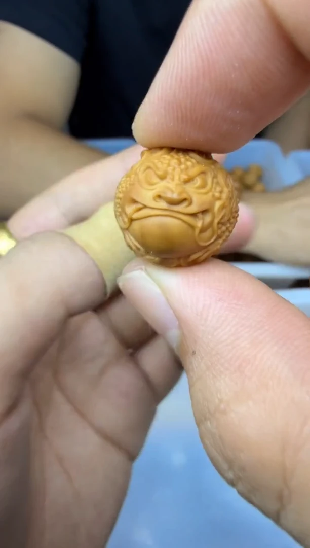 吊坠猴头核桃龙蛇之变