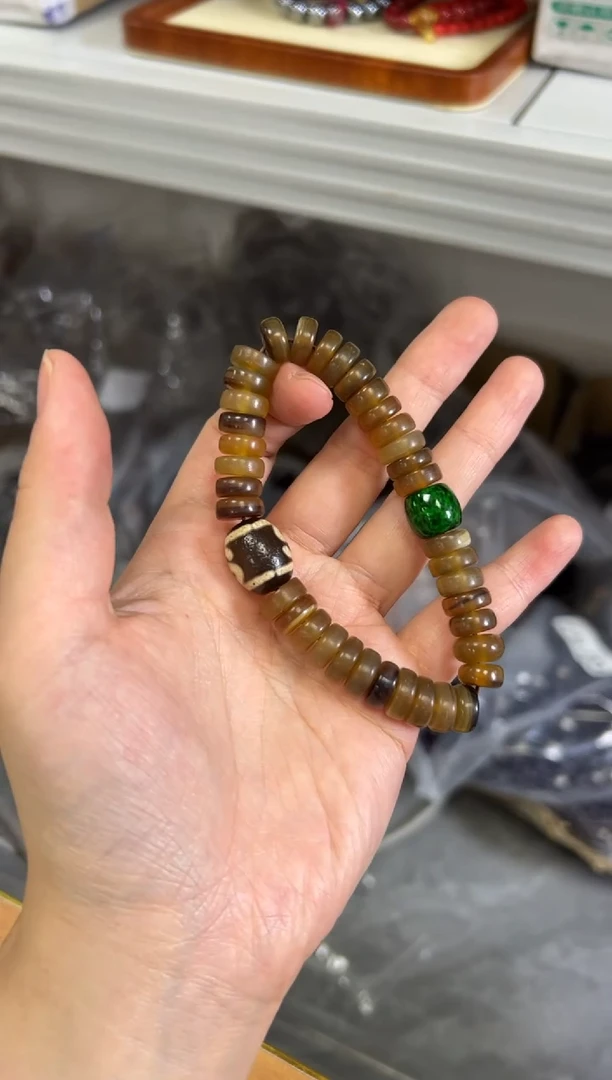 玛瑙/玉髓手链未镶嵌金钱勾玛瑙药片珠手串[196]