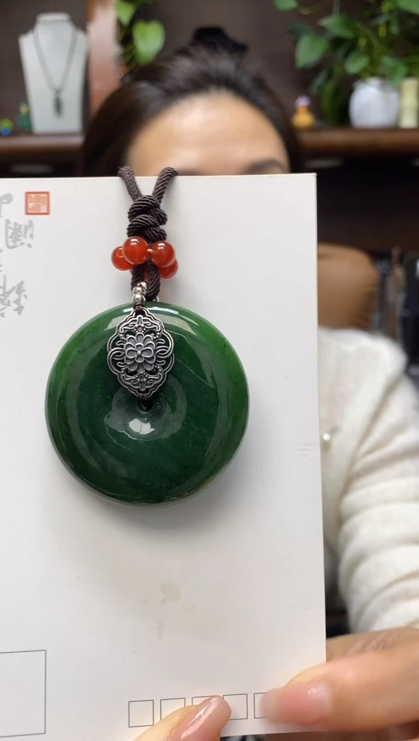 颈饰未镶嵌和田玉.