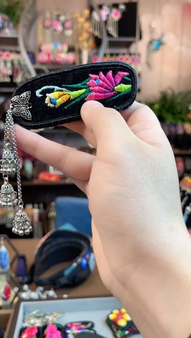 织绣民族风手工非遗老绣饰品356