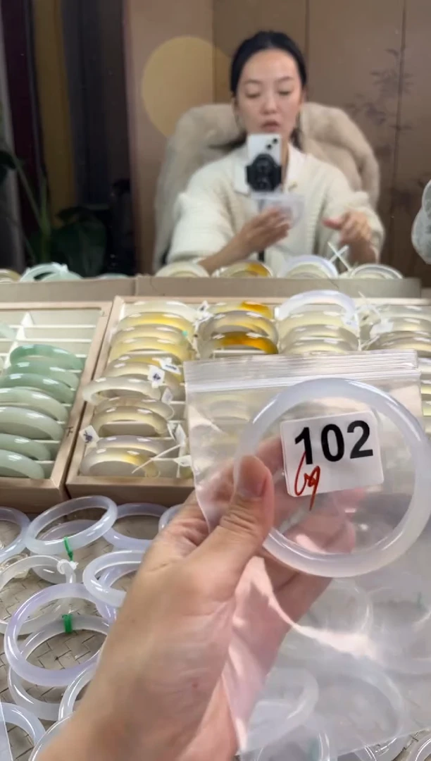 手镯玛瑙/玉髓未镶嵌102