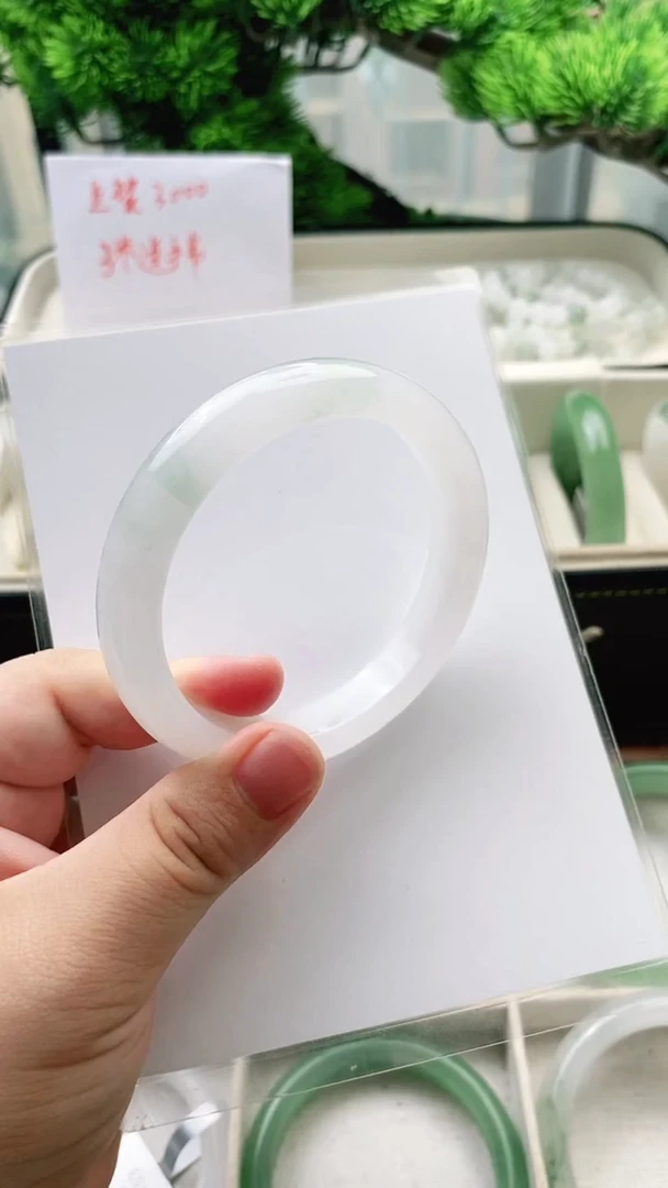 石英质玉手镯未镶嵌60