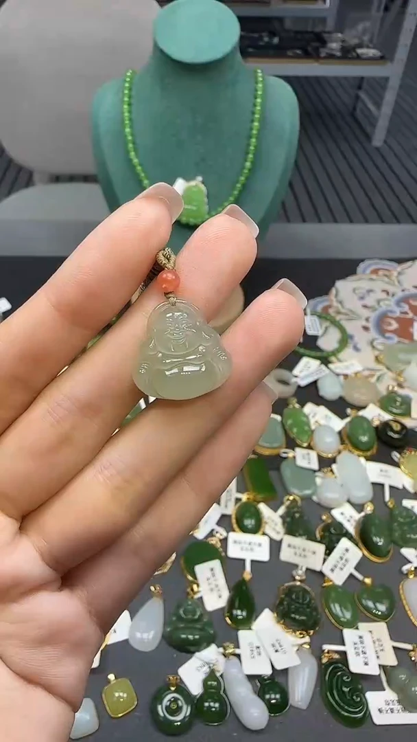 未镶嵌和田玉挂件1