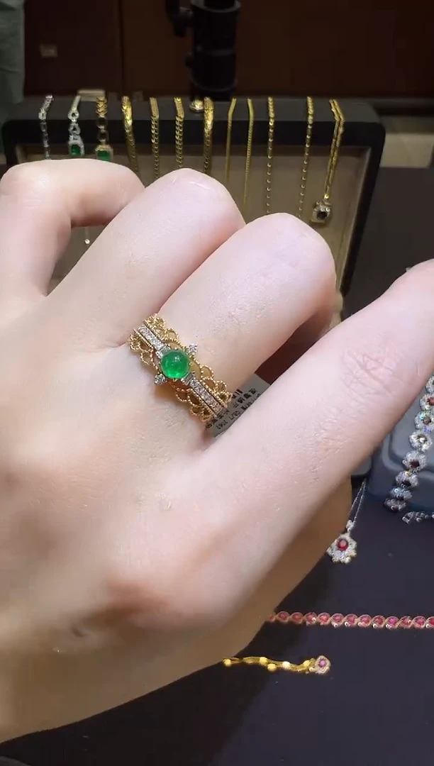 18K金镶嵌戒指祖母绿0.48ct