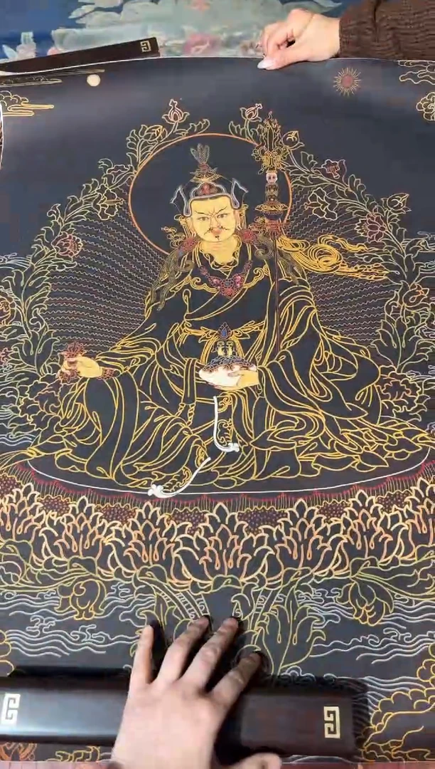 卷轴画龙妹的唐卡tk16072