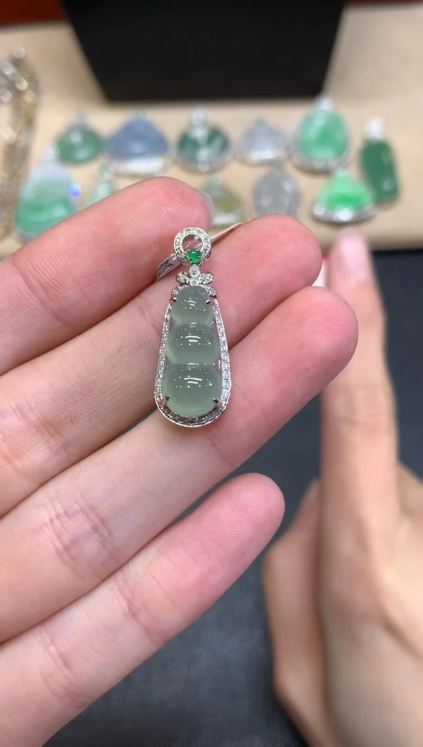 【闪购商品】翡翠颈饰18K金镶嵌【无鉴赏期】