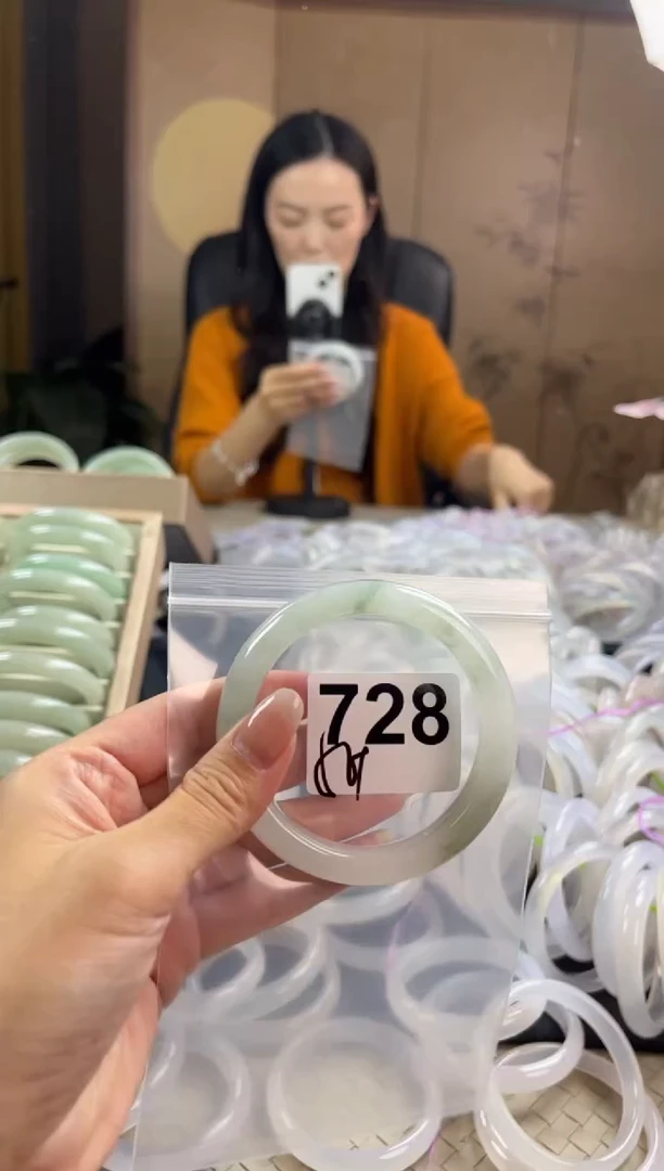 手镯玛瑙/玉髓未镶嵌天山翠默认微抠728