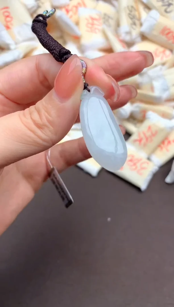 翡翠挂件未镶嵌一福利