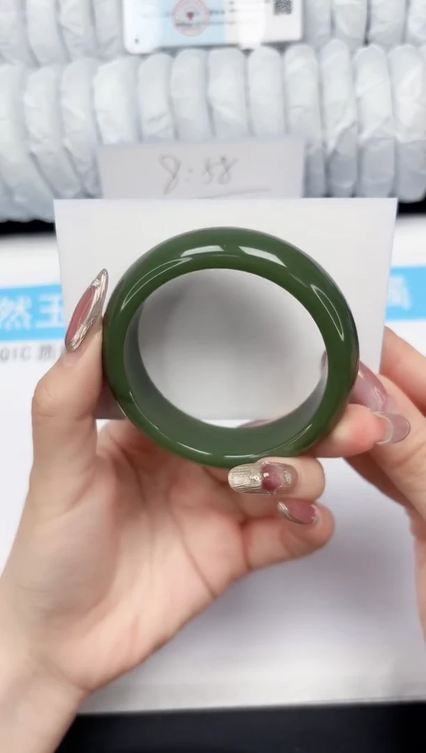 【闪购商品】石英质玉手镯未镶嵌22-64.1