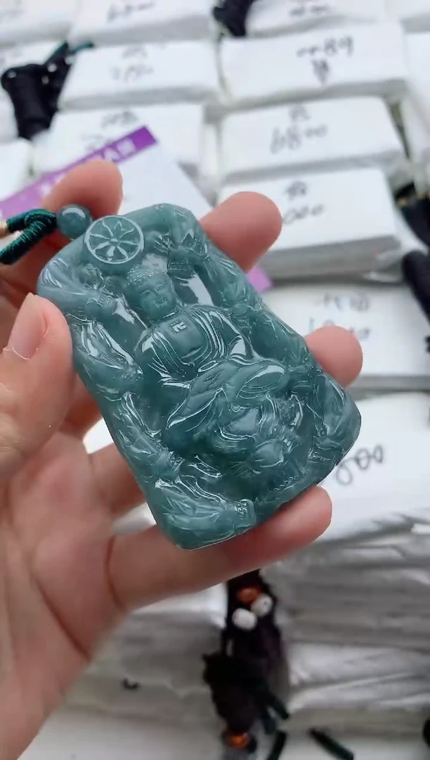 翡翠未镶嵌颈饰8