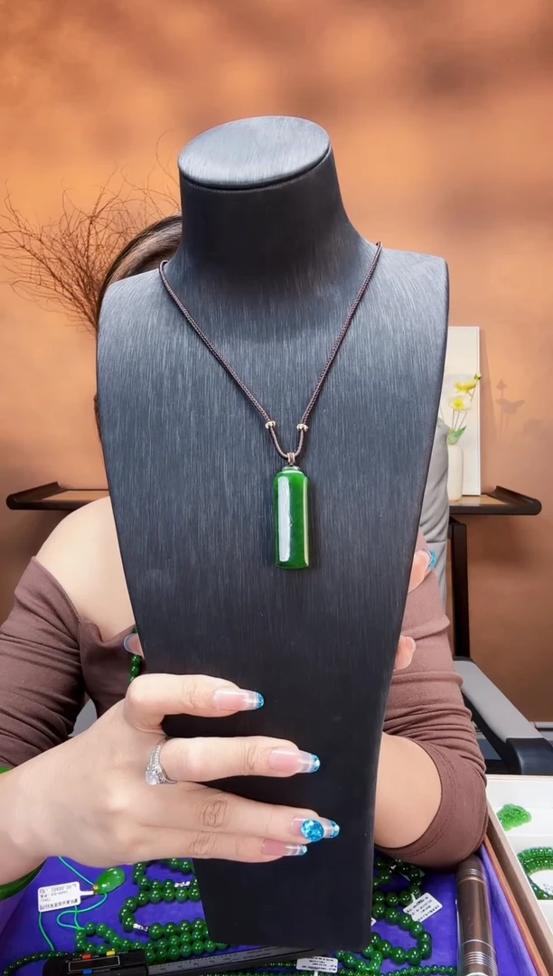 吊坠(赠链)未镶嵌和田玉碧玉 无事牌  多样性发一