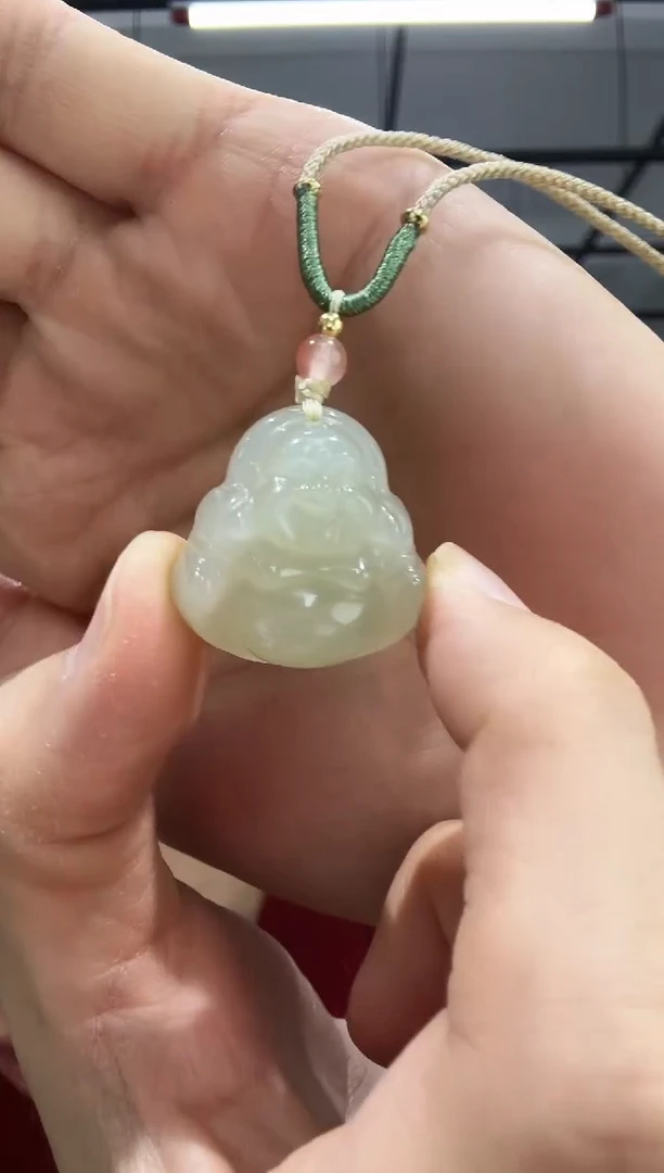 颈饰未镶嵌和田玉佛公吊坠 多样性发