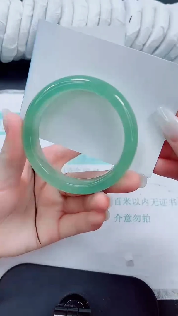 石英质玉手镯未镶嵌95/56