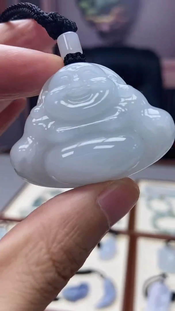 翡翠未镶嵌颈饰佛公