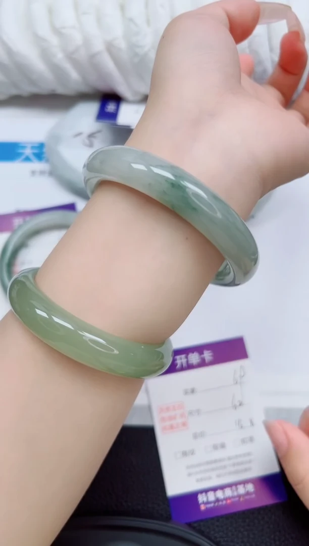 未镶嵌手镯石英质玉69-62/63