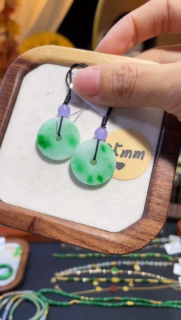 颈饰未镶嵌翡翠假一赔三