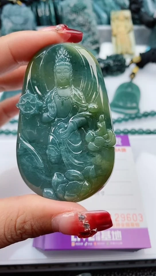 【闪购商品】翡翠颈饰未镶嵌          