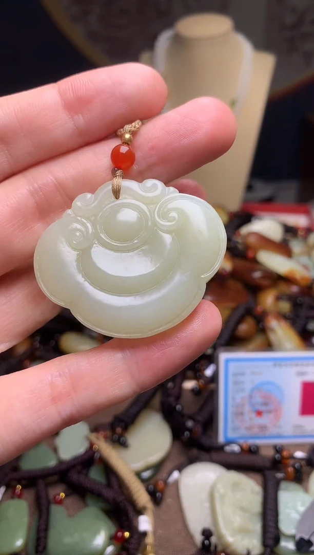 颈饰未镶嵌和田玉新疆料青海料清水和田玉吊坠