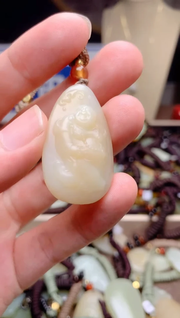 和田玉未镶嵌颈饰1