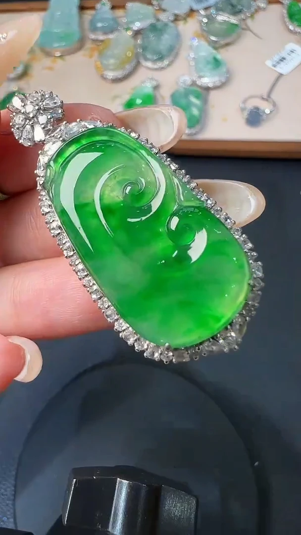 翡翠18K金镶嵌吊坠(不含链)31