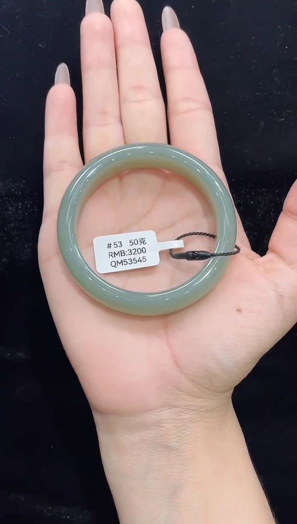 和田玉手镯未镶嵌新疆且末料青白玉53圈口上等和田玉手镯女