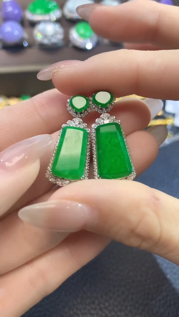 翡翠18K金镶嵌吊坠(不含链)A24多样性发一件