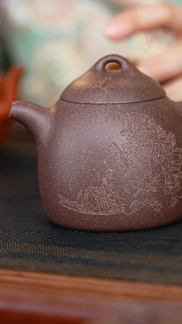 茶壶紫砂天青梨皮紫共生矿刻绘秦权